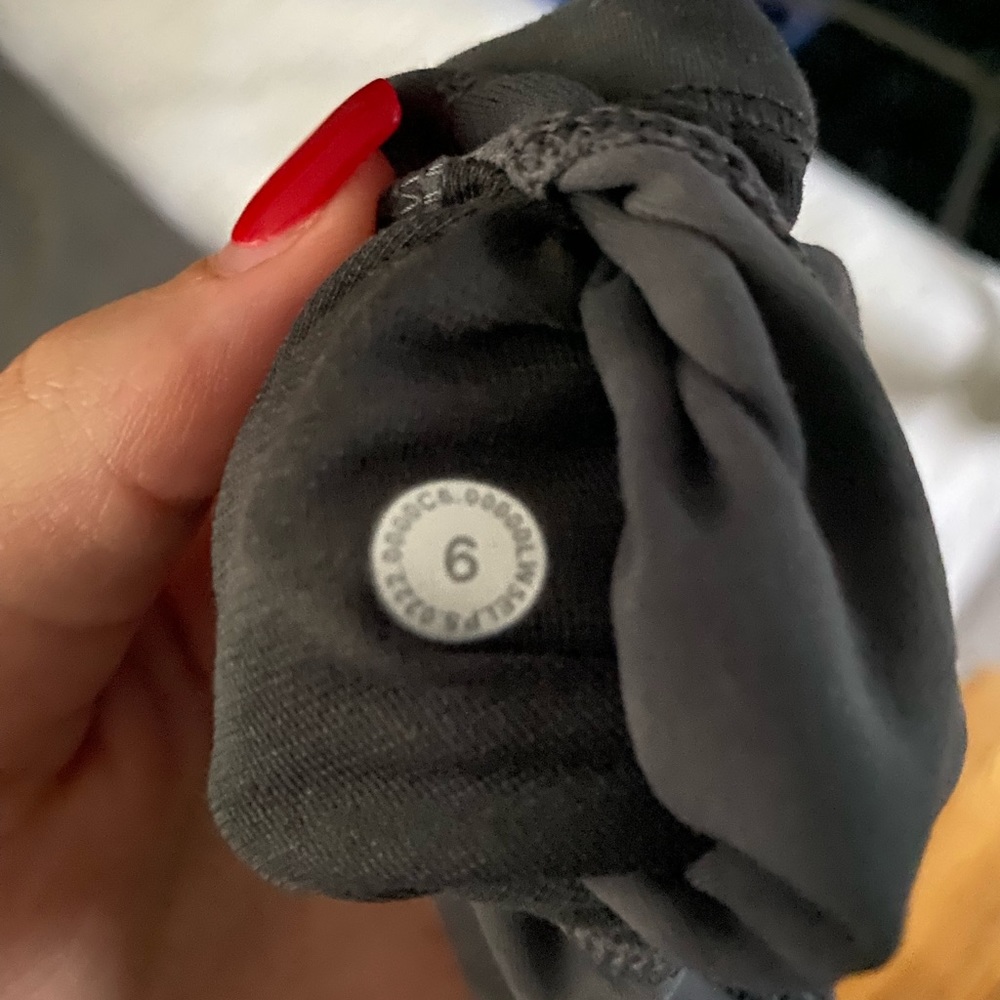 Super Cute Lululemon Align Leggings Worn Once - image 4